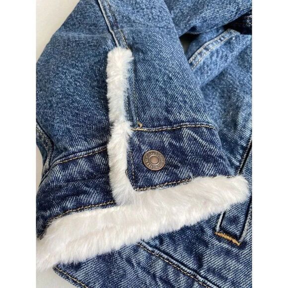 Levi's Women’s Cozy Faux Fur Collar Ex-Boyfriend Trucker Denim Jacket Sz XL NWT - Picture 2 of 11